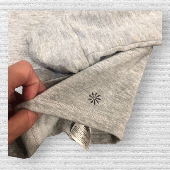 Athleta Girl M 8/10 Gray Crop Hoodie Long Sleeve Thumb-holes Lightweight Active - Picture 3 of 6